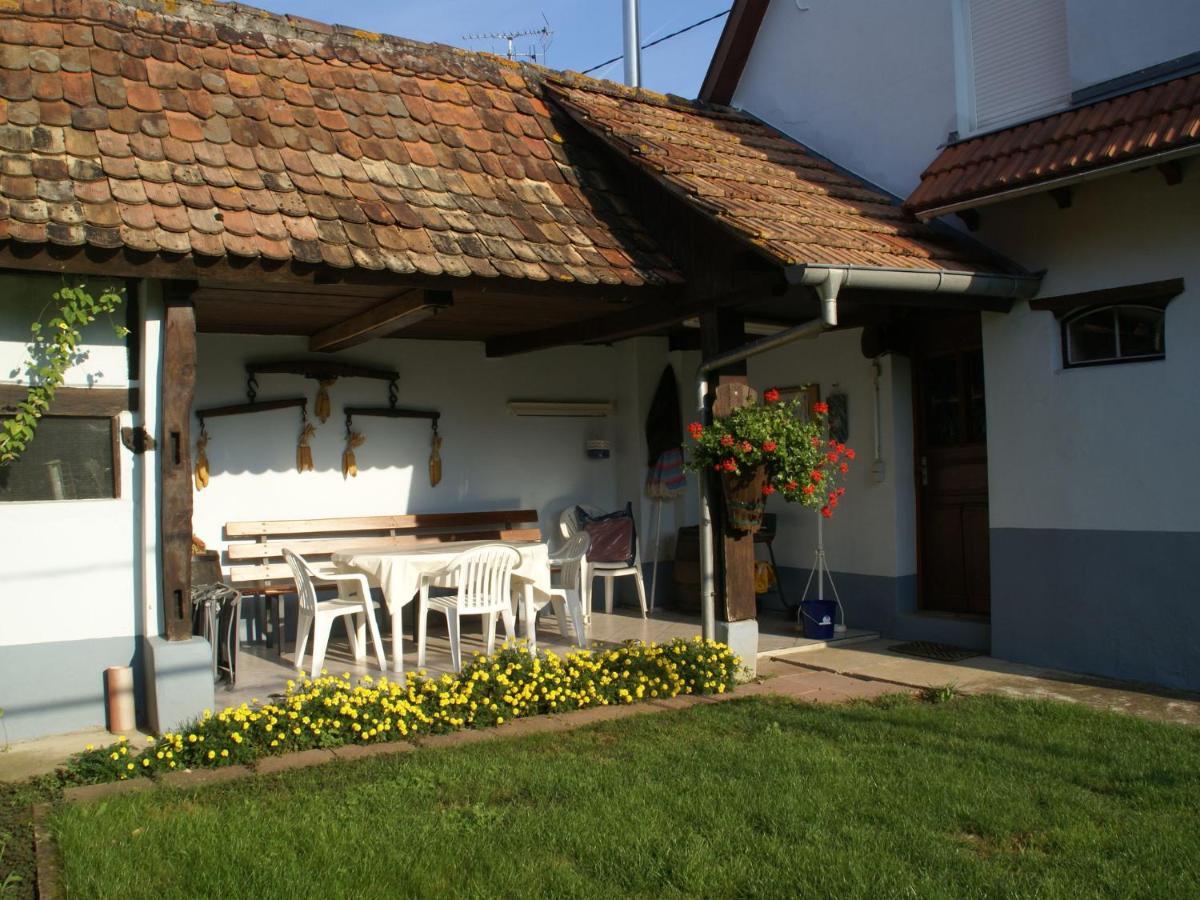 Cosy Holiday Home In Schleithal With Garden Exterior foto